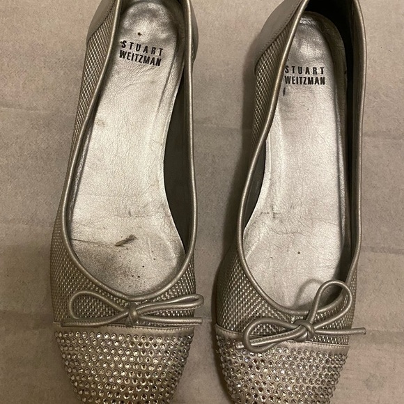 Stuart Weitzman Ideal Silver Nappa Rhinestone and Bow Flats. - Picture 4 of 16